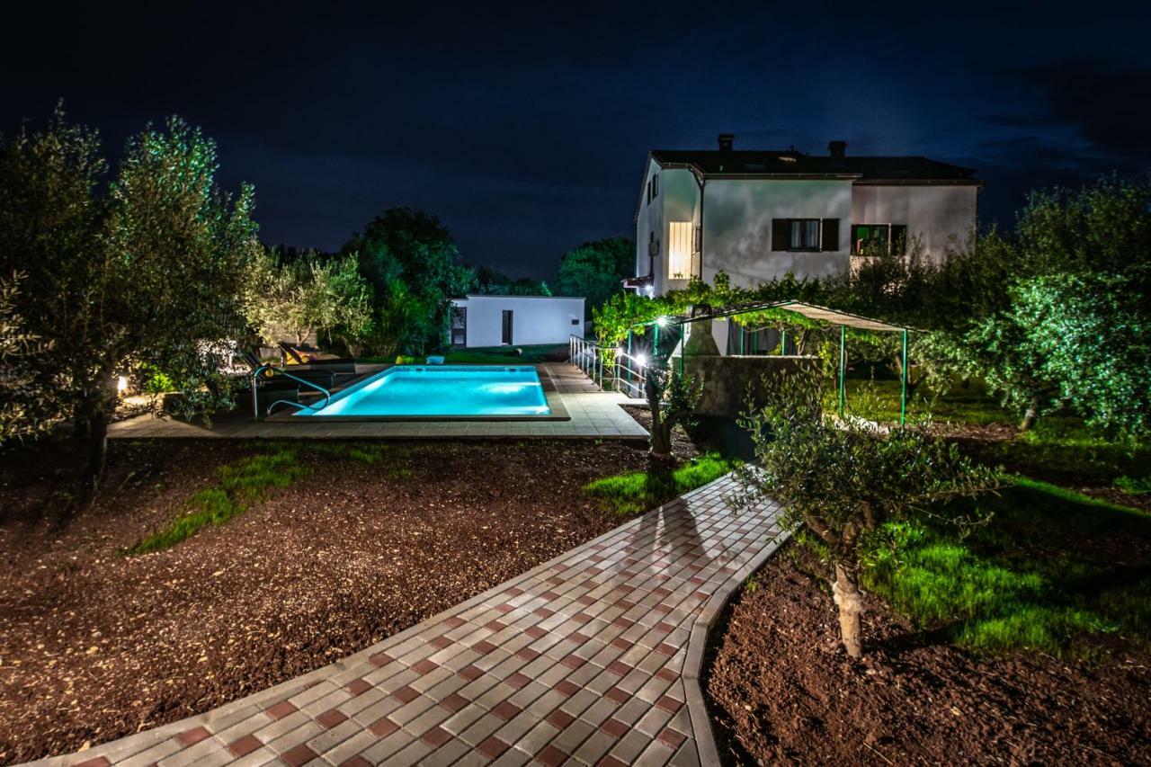 Holiday Home Mara Fondole Bagian luar foto
