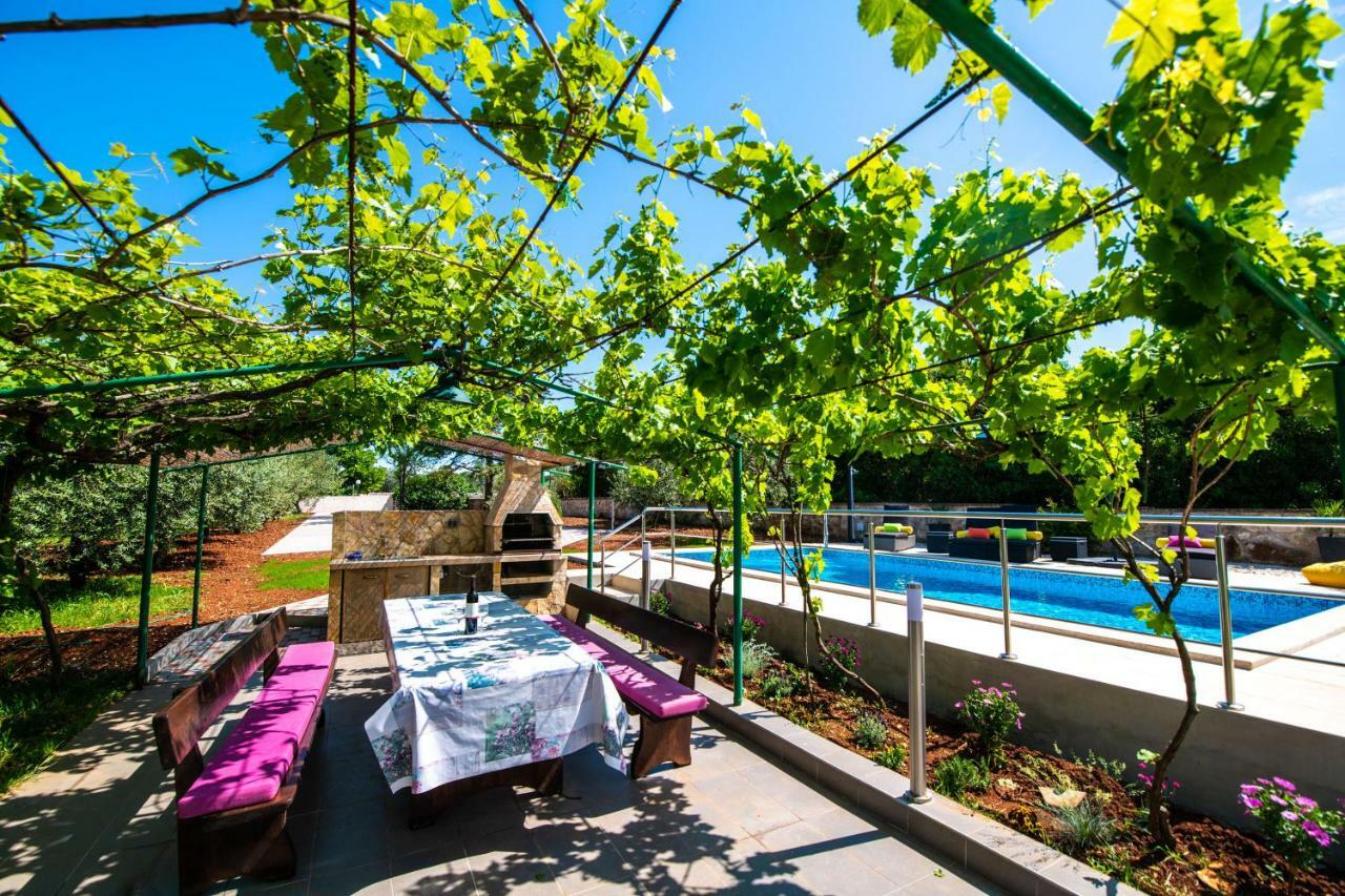 Holiday Home Mara Fondole Bagian luar foto