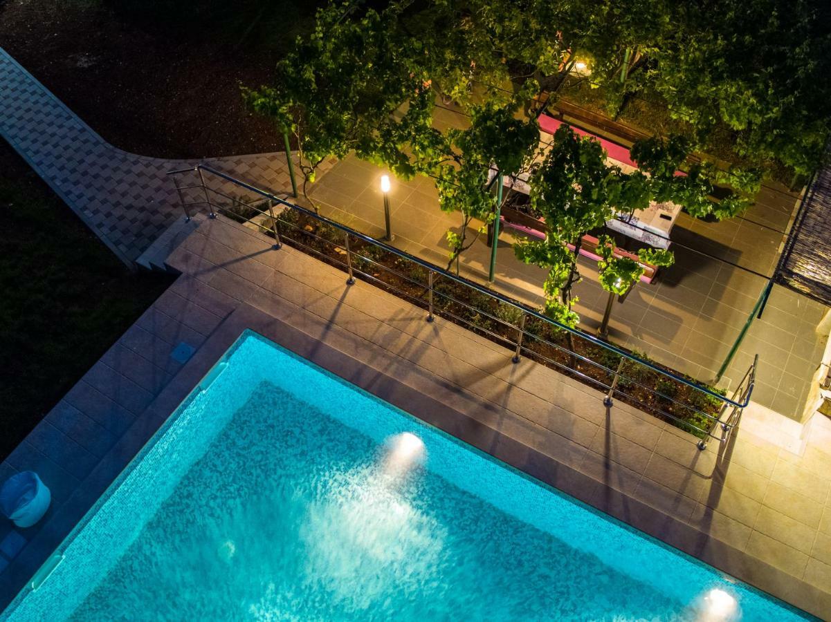 Holiday Home Mara Fondole Bagian luar foto