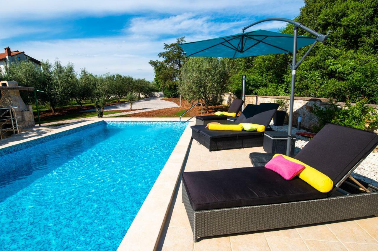 Holiday Home Mara Fondole Bagian luar foto